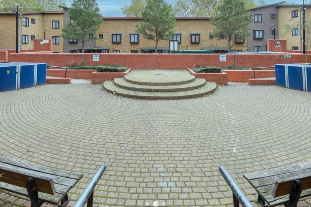 Bright, Nice Interior, Close To The City, 2 Bedroom Apartment Londyn Zewnętrze zdjęcie